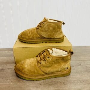 Use men’s UGG Neumel boots mens 8 brown suede lace up shoes size 8